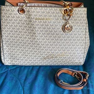 🌺MICHAEL KORS PURSE